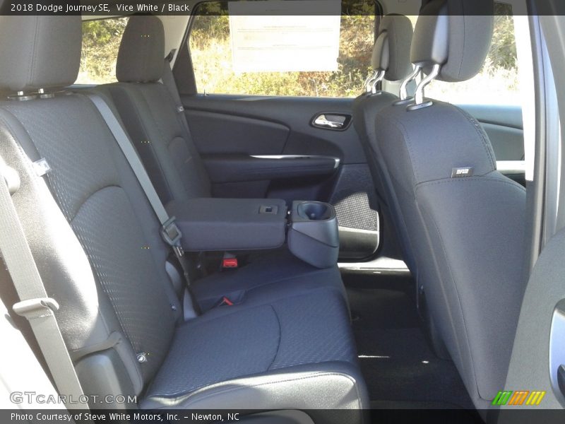 Vice White / Black 2018 Dodge Journey SE