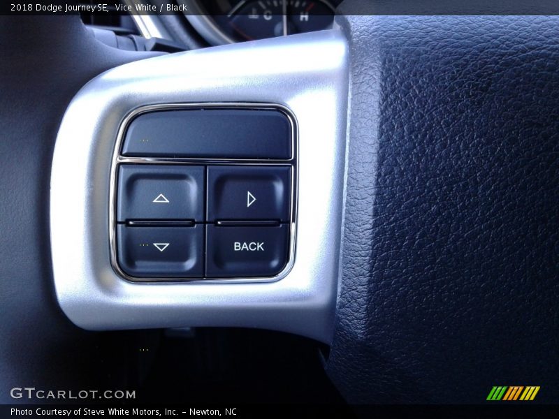Vice White / Black 2018 Dodge Journey SE