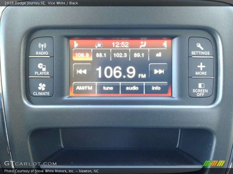 Vice White / Black 2018 Dodge Journey SE