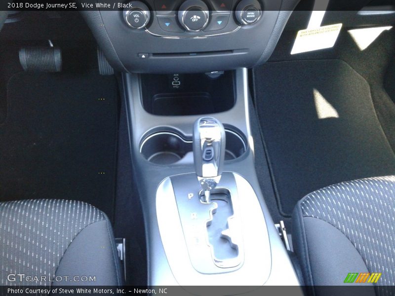 Vice White / Black 2018 Dodge Journey SE