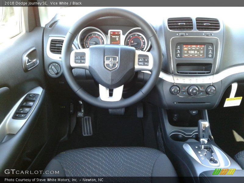 Vice White / Black 2018 Dodge Journey SE
