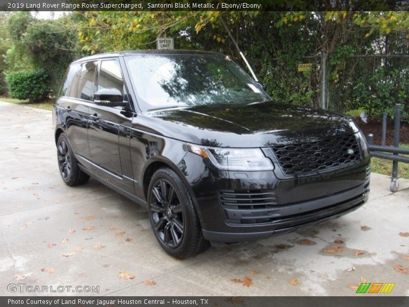 Front 3/4 View of 2019 Range Rover Supercharged