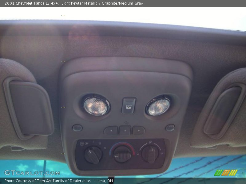 Light Pewter Metallic / Graphite/Medium Gray 2001 Chevrolet Tahoe LS 4x4