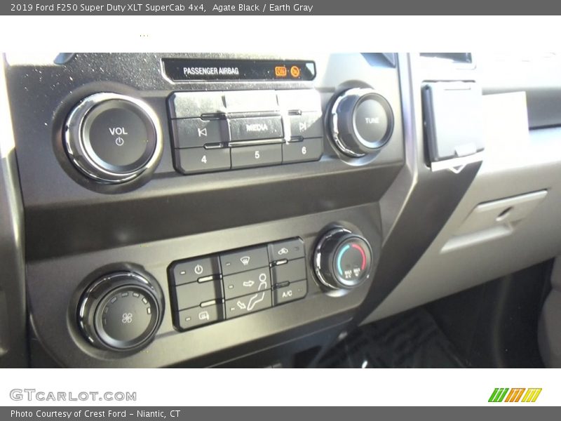 Controls of 2019 F250 Super Duty XLT SuperCab 4x4