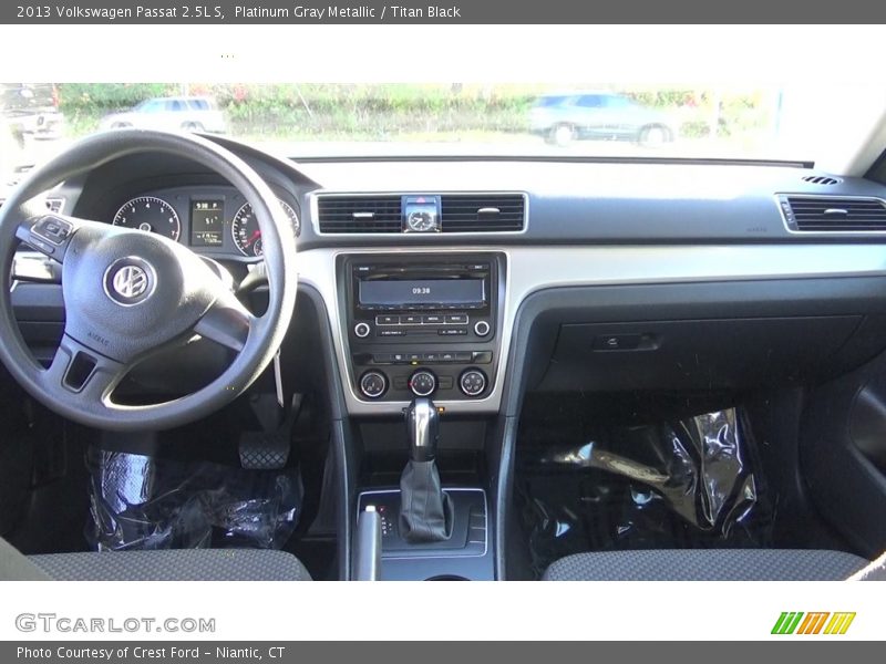 Platinum Gray Metallic / Titan Black 2013 Volkswagen Passat 2.5L S