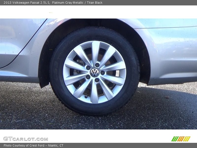 Platinum Gray Metallic / Titan Black 2013 Volkswagen Passat 2.5L S