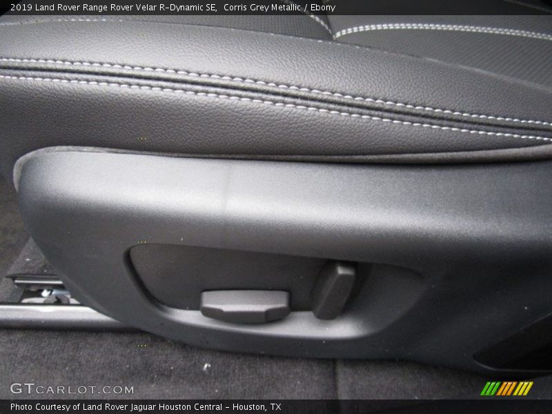 Controls of 2019 Range Rover Velar R-Dynamic SE