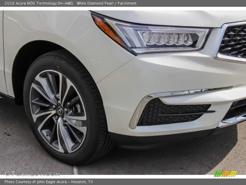 White Diamond Pearl / Parchment 2019 Acura MDX Technology SH-AWD