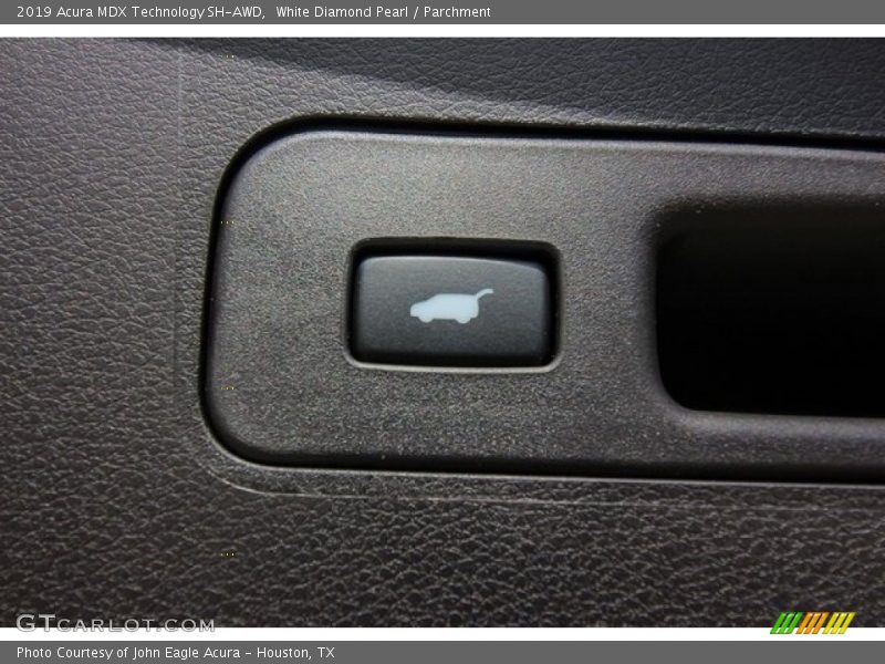 White Diamond Pearl / Parchment 2019 Acura MDX Technology SH-AWD