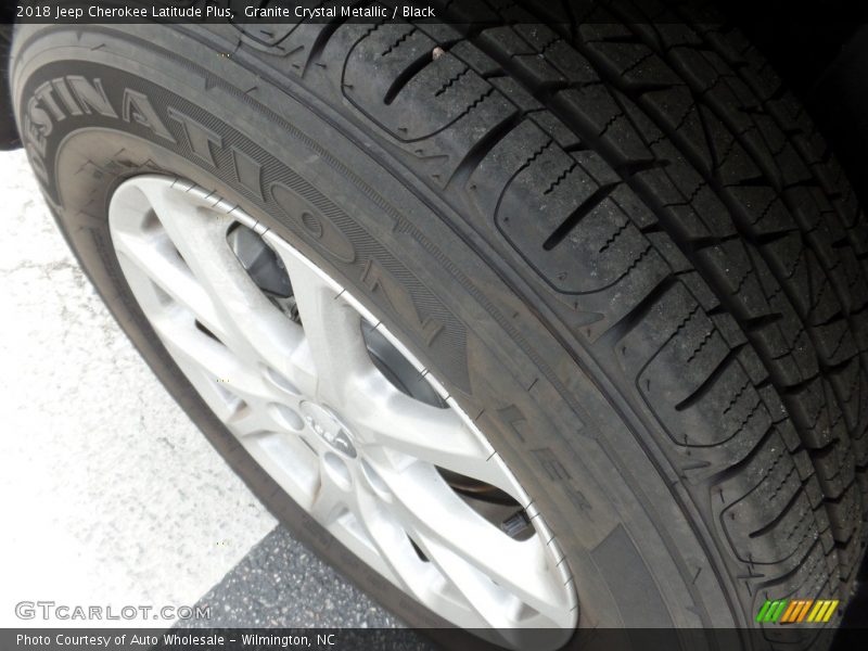 Granite Crystal Metallic / Black 2018 Jeep Cherokee Latitude Plus