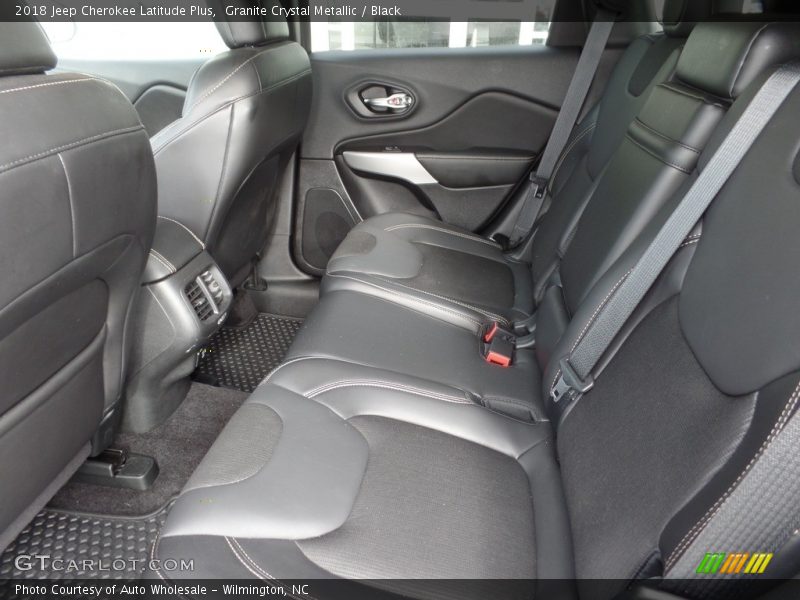 Granite Crystal Metallic / Black 2018 Jeep Cherokee Latitude Plus