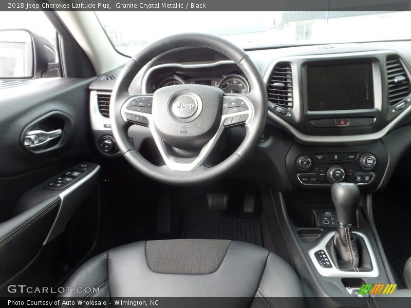 Granite Crystal Metallic / Black 2018 Jeep Cherokee Latitude Plus