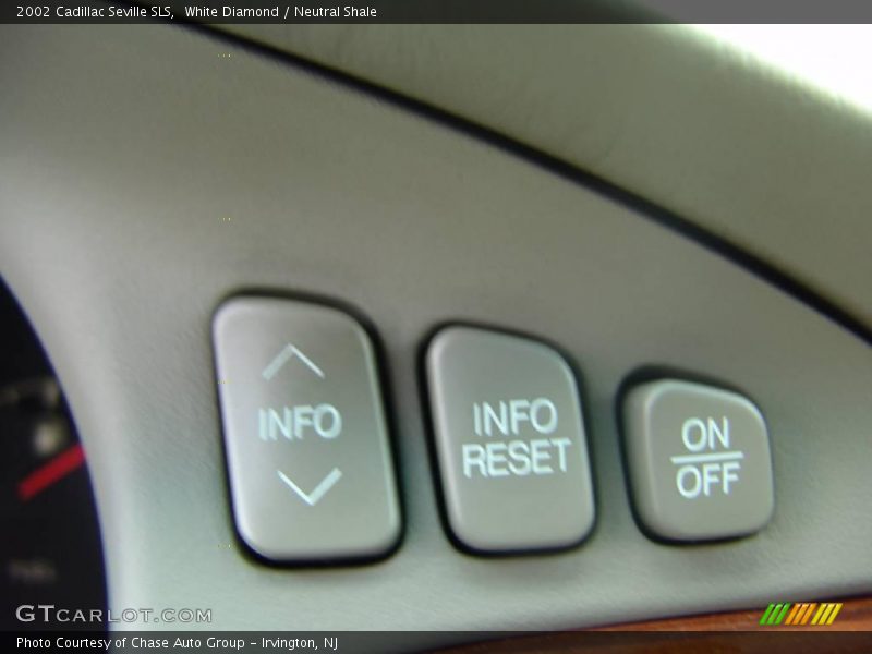 White Diamond / Neutral Shale 2002 Cadillac Seville SLS
