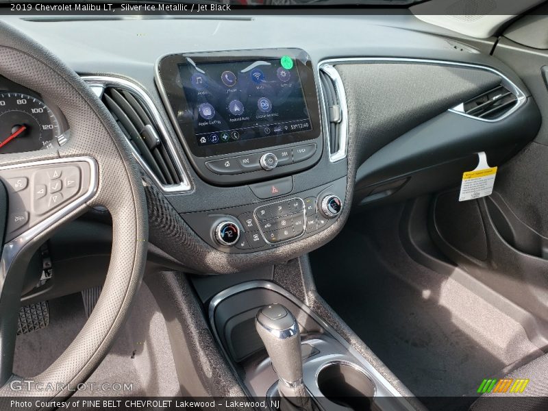 Silver Ice Metallic / Jet Black 2019 Chevrolet Malibu LT