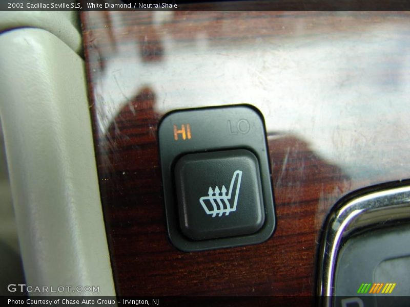 White Diamond / Neutral Shale 2002 Cadillac Seville SLS