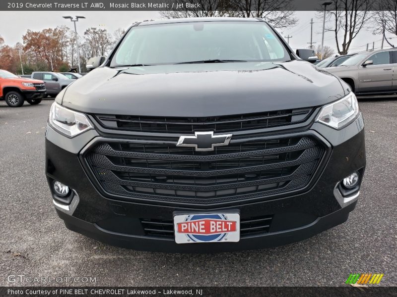 Mosaic Black Metallic / Jet Black 2019 Chevrolet Traverse LT AWD