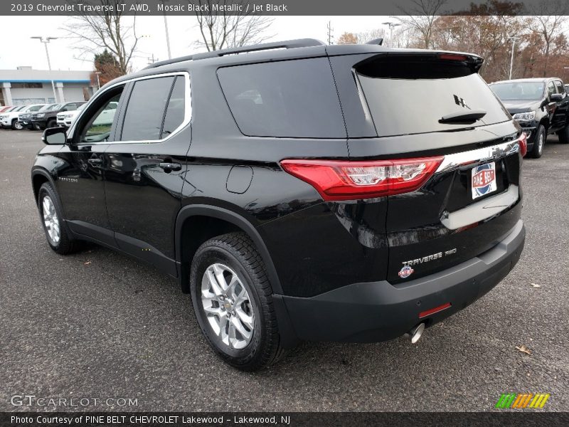 Mosaic Black Metallic / Jet Black 2019 Chevrolet Traverse LT AWD