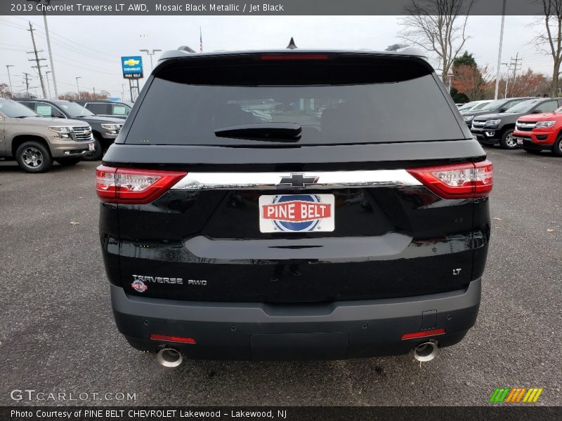Mosaic Black Metallic / Jet Black 2019 Chevrolet Traverse LT AWD