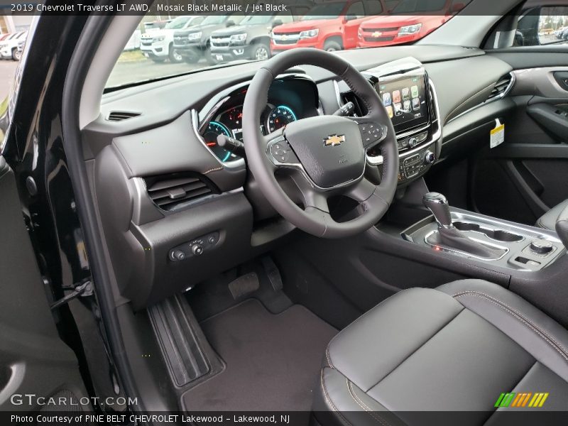 Mosaic Black Metallic / Jet Black 2019 Chevrolet Traverse LT AWD