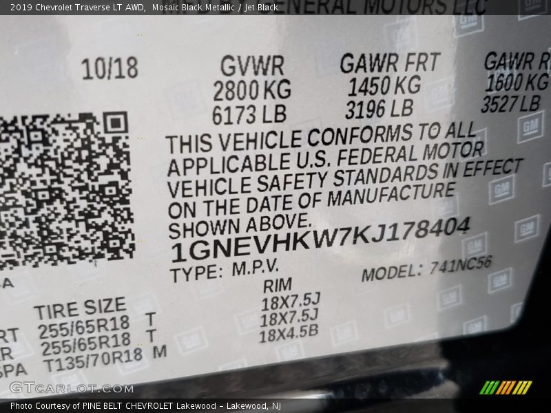 Mosaic Black Metallic / Jet Black 2019 Chevrolet Traverse LT AWD