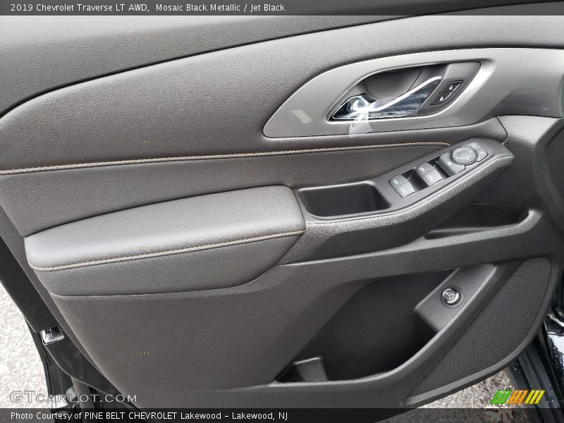 Mosaic Black Metallic / Jet Black 2019 Chevrolet Traverse LT AWD