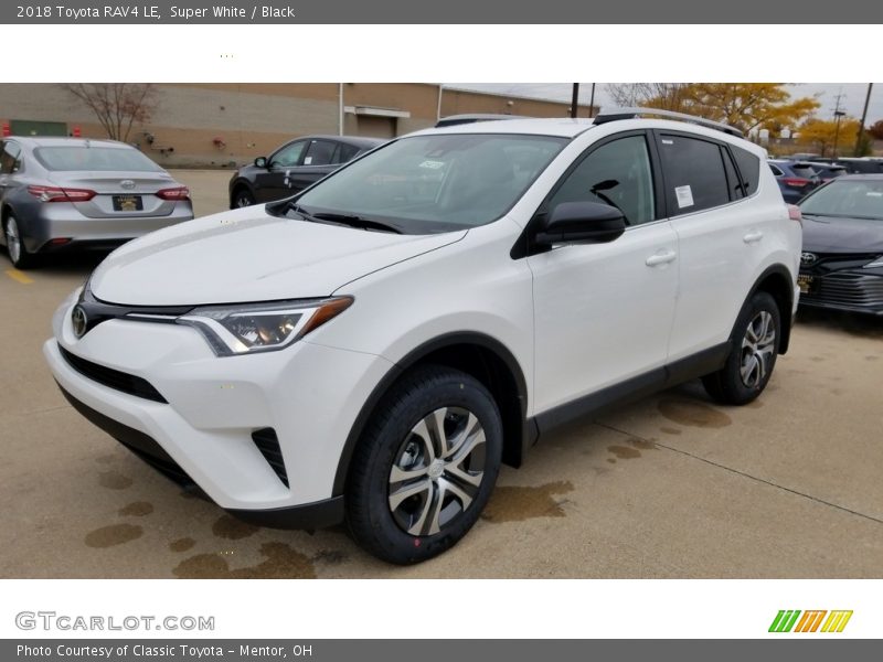 Super White / Black 2018 Toyota RAV4 LE
