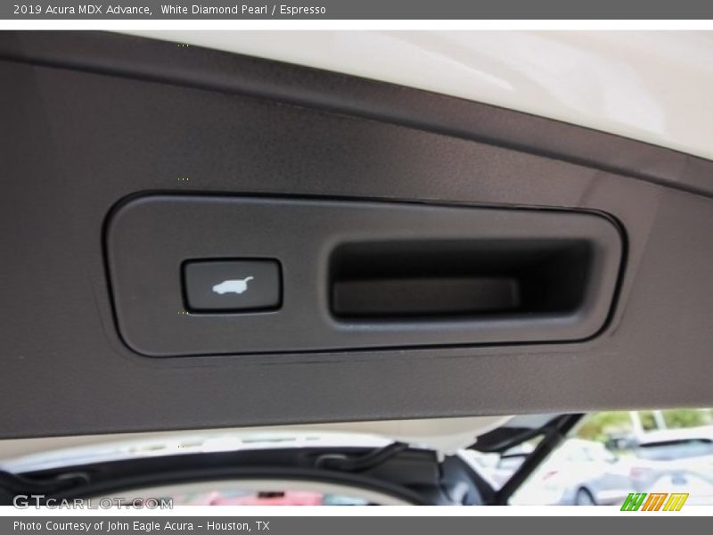 White Diamond Pearl / Espresso 2019 Acura MDX Advance