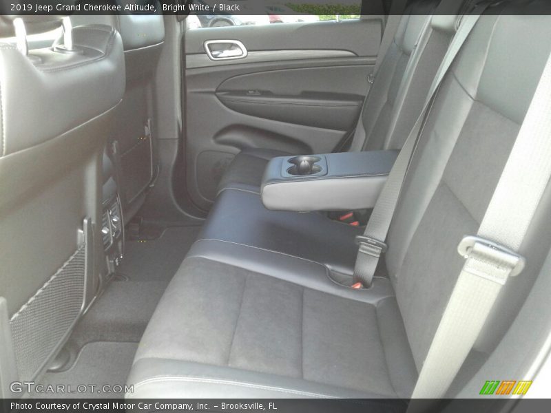 Bright White / Black 2019 Jeep Grand Cherokee Altitude
