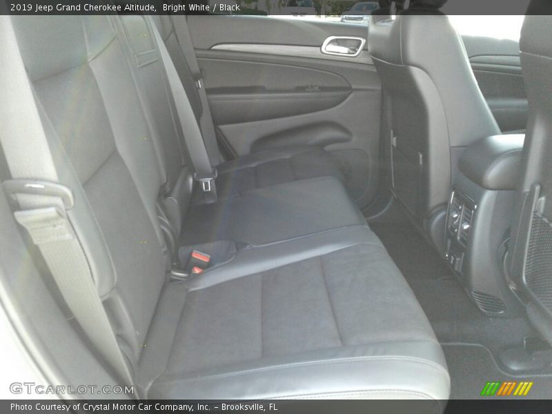 Bright White / Black 2019 Jeep Grand Cherokee Altitude