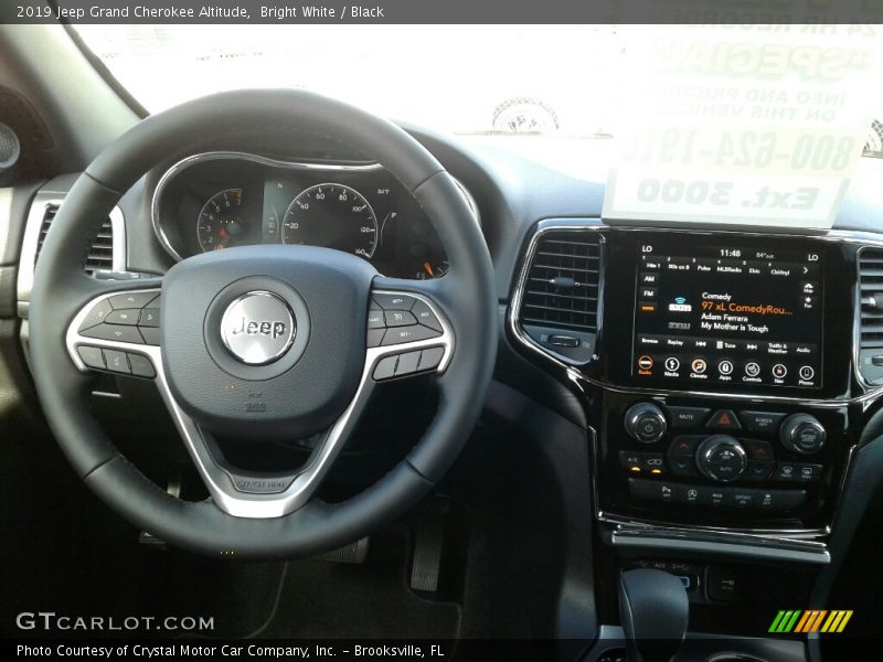 Bright White / Black 2019 Jeep Grand Cherokee Altitude