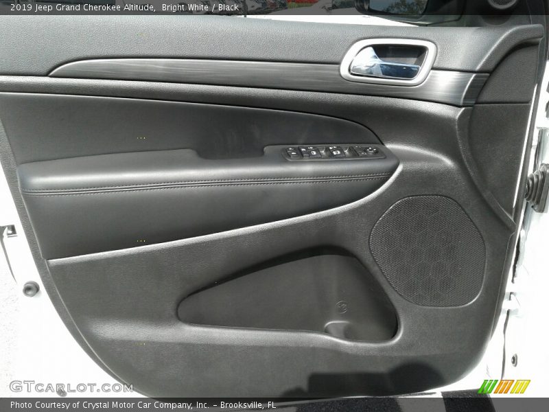 Bright White / Black 2019 Jeep Grand Cherokee Altitude