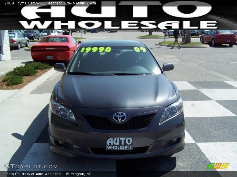 Magnetic Gray Metallic / Ash 2009 Toyota Camry SE
