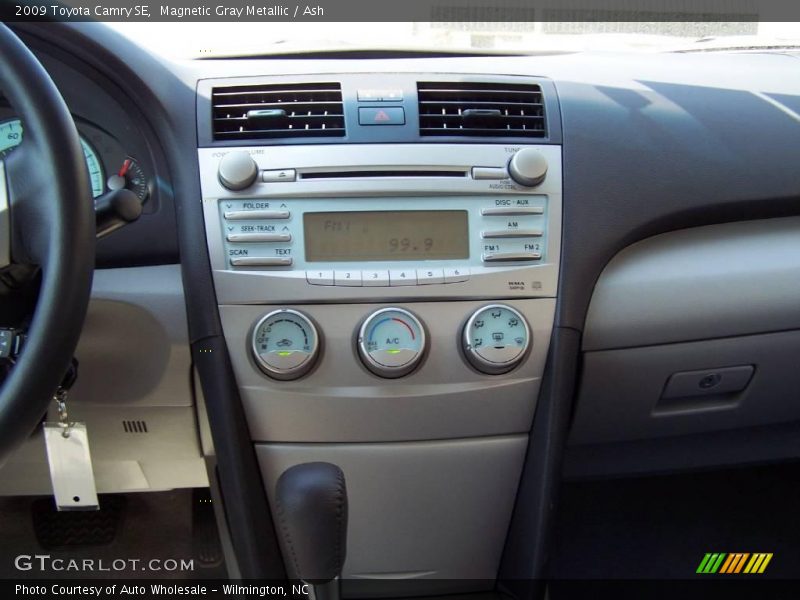 Magnetic Gray Metallic / Ash 2009 Toyota Camry SE
