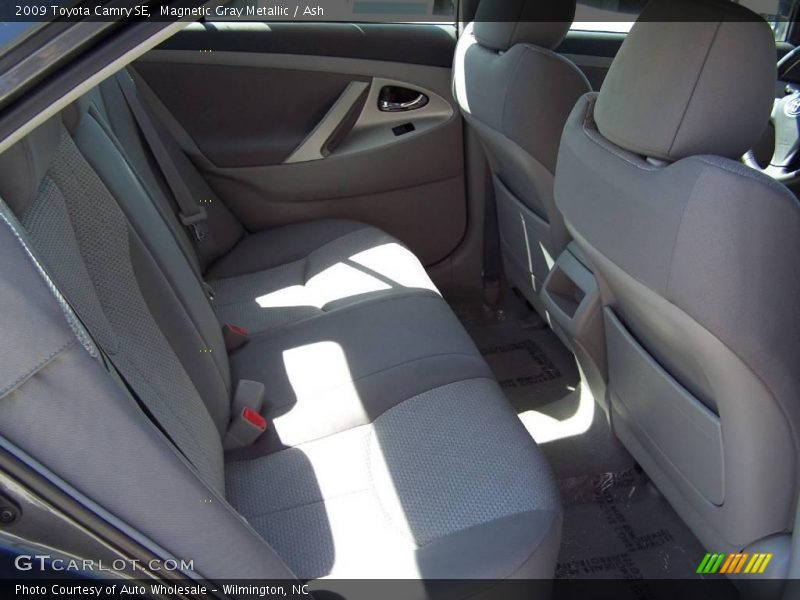 Magnetic Gray Metallic / Ash 2009 Toyota Camry SE