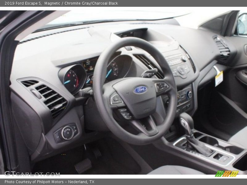 Magnetic / Chromite Gray/Charcoal Black 2019 Ford Escape S