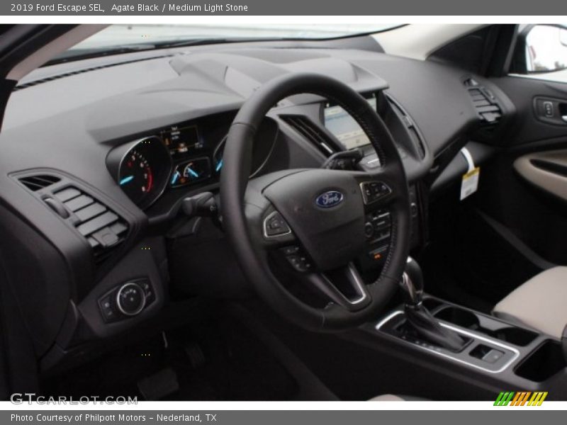 Agate Black / Medium Light Stone 2019 Ford Escape SEL