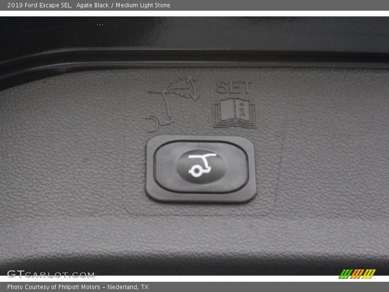 Agate Black / Medium Light Stone 2019 Ford Escape SEL