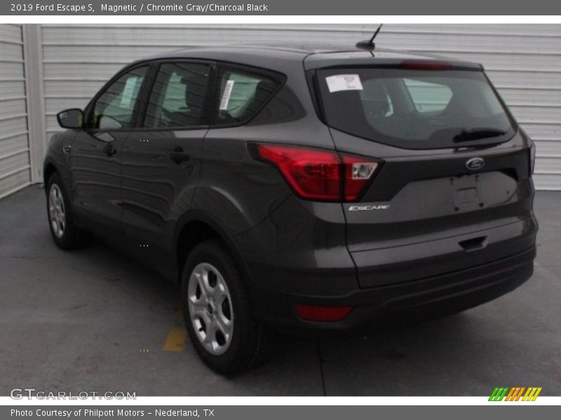 Magnetic / Chromite Gray/Charcoal Black 2019 Ford Escape S