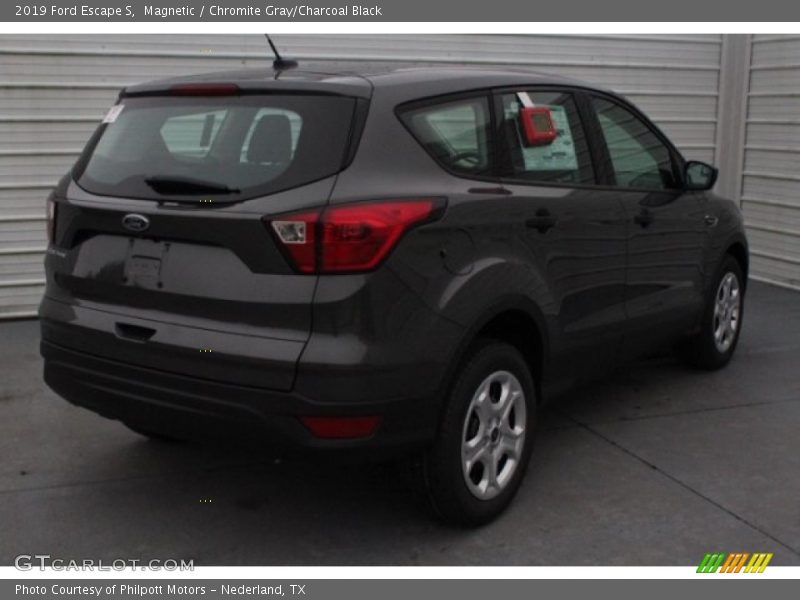 Magnetic / Chromite Gray/Charcoal Black 2019 Ford Escape S