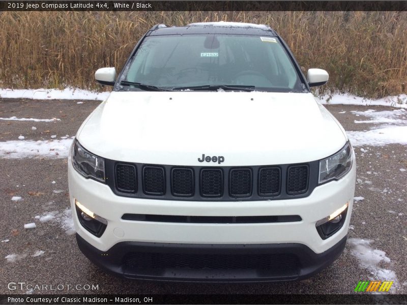 White / Black 2019 Jeep Compass Latitude 4x4