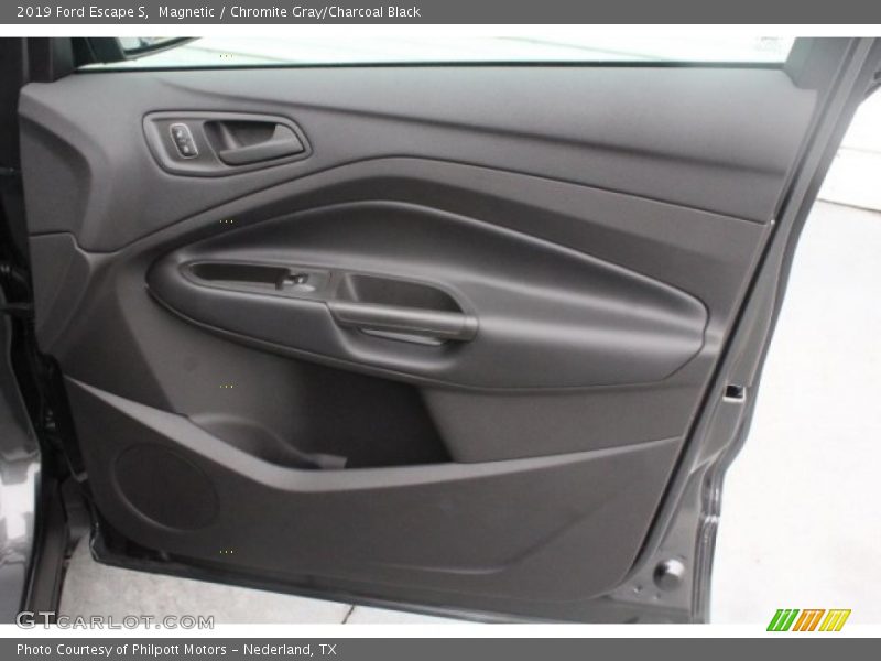 Magnetic / Chromite Gray/Charcoal Black 2019 Ford Escape S