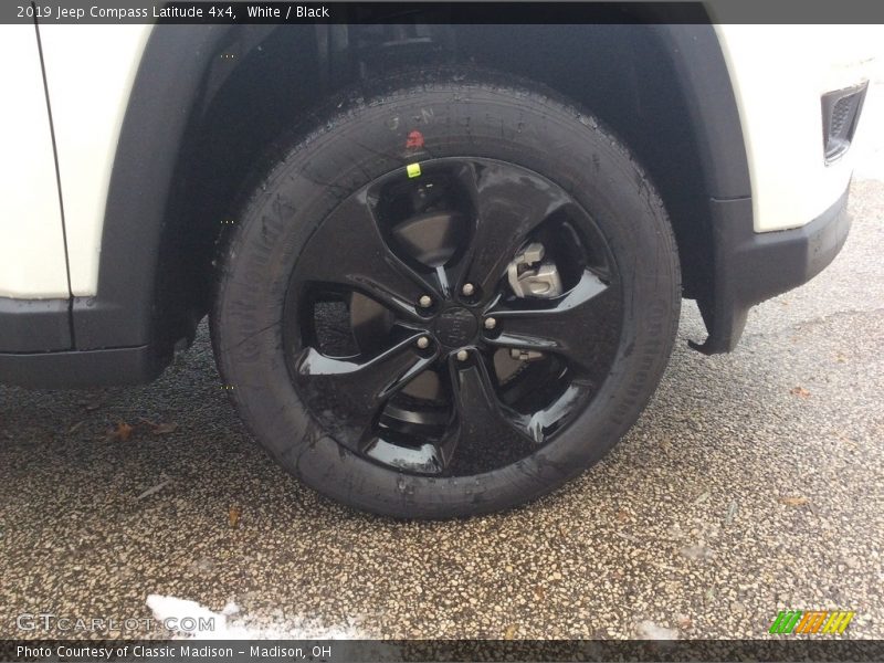 White / Black 2019 Jeep Compass Latitude 4x4