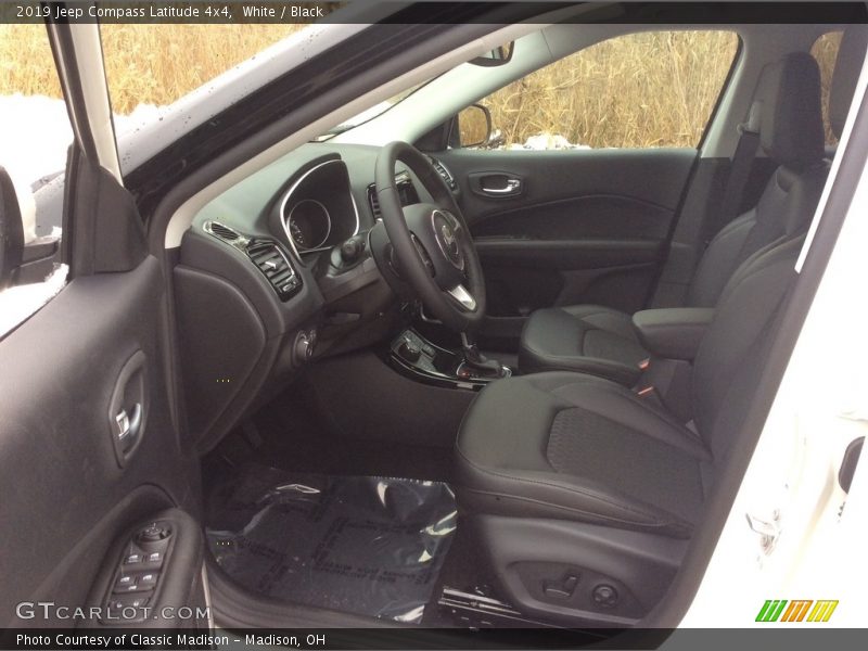 White / Black 2019 Jeep Compass Latitude 4x4