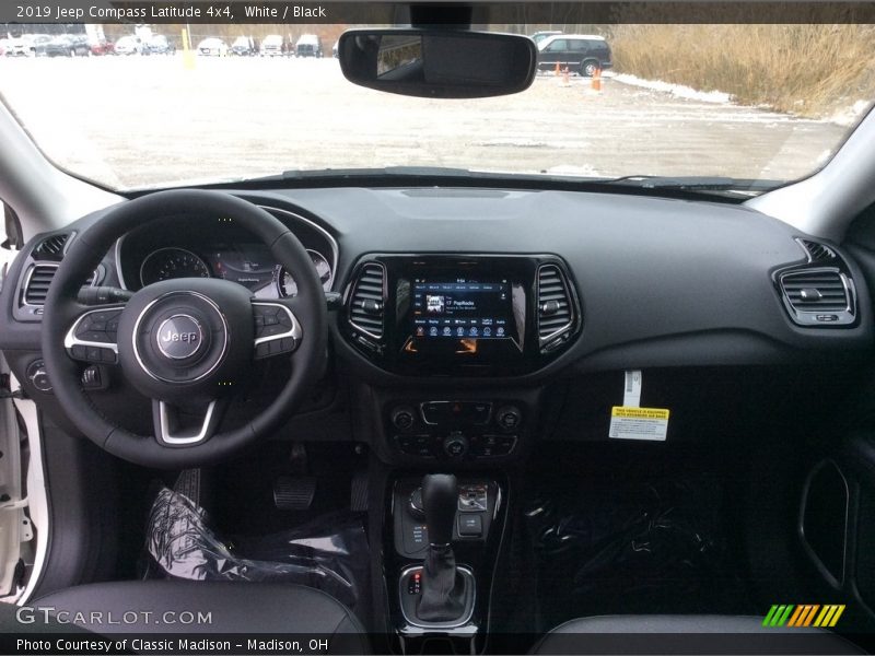 White / Black 2019 Jeep Compass Latitude 4x4