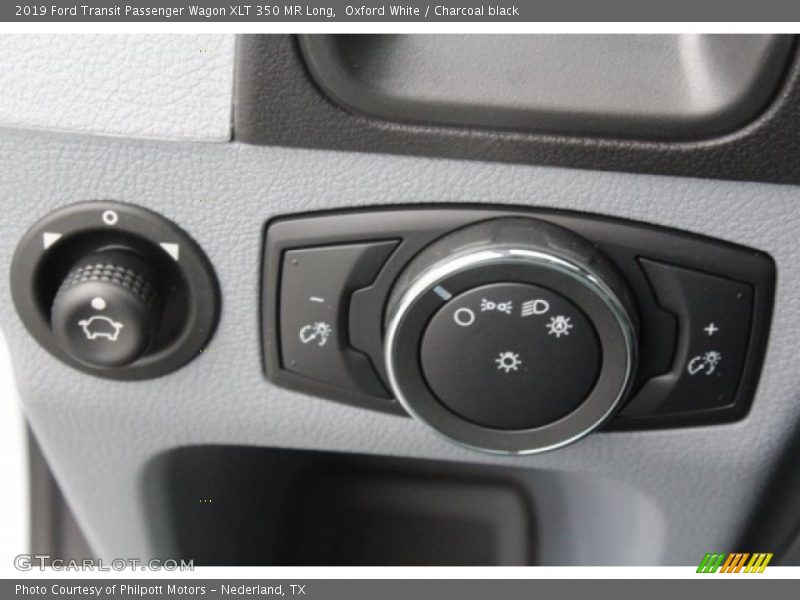 Oxford White / Charcoal black 2019 Ford Transit Passenger Wagon XLT 350 MR Long