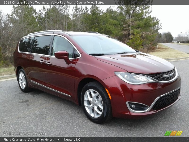 Velvet Red Pearl / Cognac/Alloy/Toffee 2018 Chrysler Pacifica Touring L