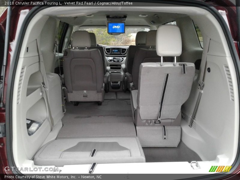 Velvet Red Pearl / Cognac/Alloy/Toffee 2018 Chrysler Pacifica Touring L