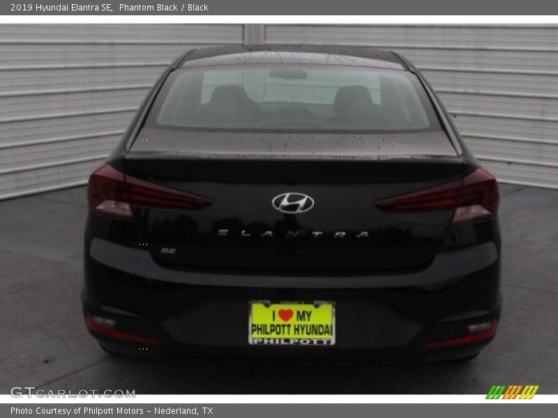 Phantom Black / Black 2019 Hyundai Elantra SE