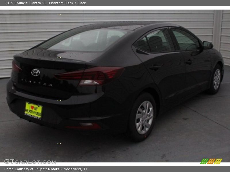 Phantom Black / Black 2019 Hyundai Elantra SE