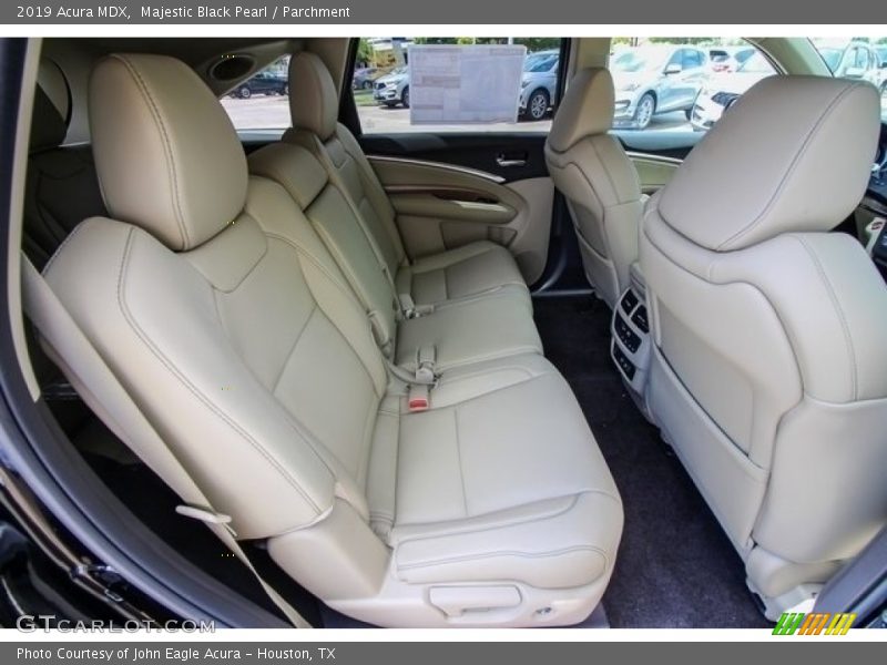 Majestic Black Pearl / Parchment 2019 Acura MDX
